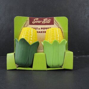Vintage Serv-Rite Salt and Pepper Set Green Plastic Mini Corn On The Cobb